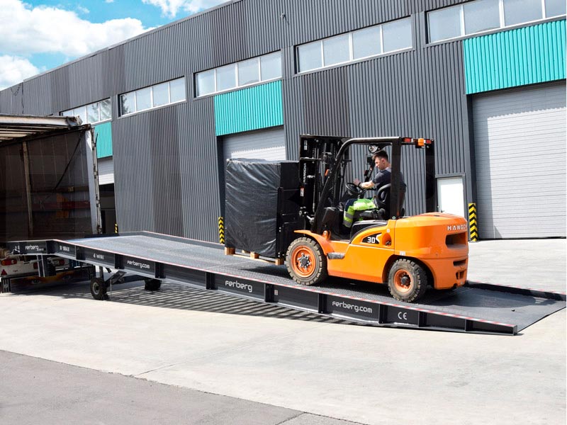 Rampa móvil para carretillas elevadoras